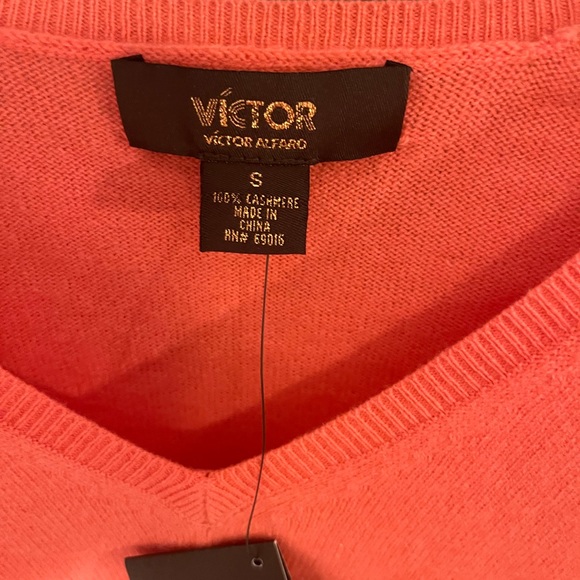 NWT Victor Alfaro Cashmere V-Neck Sweater - Picture 3 of 3